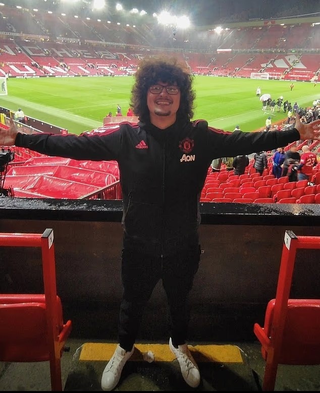 邮报：曼联网红球迷被另一球迷袭击，俱乐部正就此事展开调查