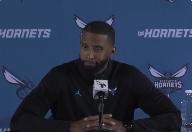 黄蜂主帅：我最认可克尼佩尔竞争意识 他在场上还需要再多些沟通